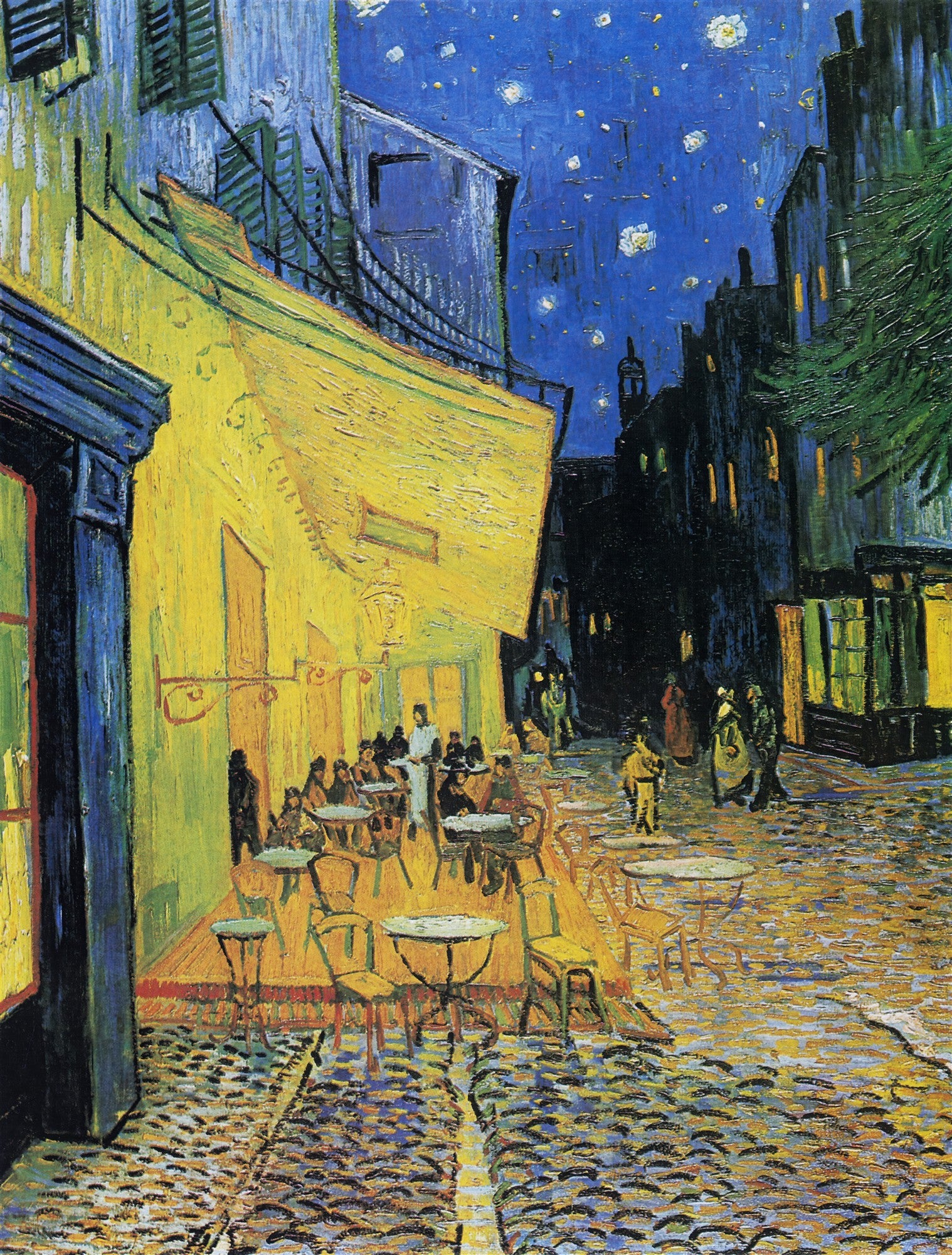 Quadro decorativo 'Café à Noite na Place du Forum' de Vincent van Gogh, mostrando um café iluminado em amarelo vibrante sob um céu noturno estrelado em azul escuro, com pessoas sentadas nas mesas e caminhando na rua de paralelepípedos.