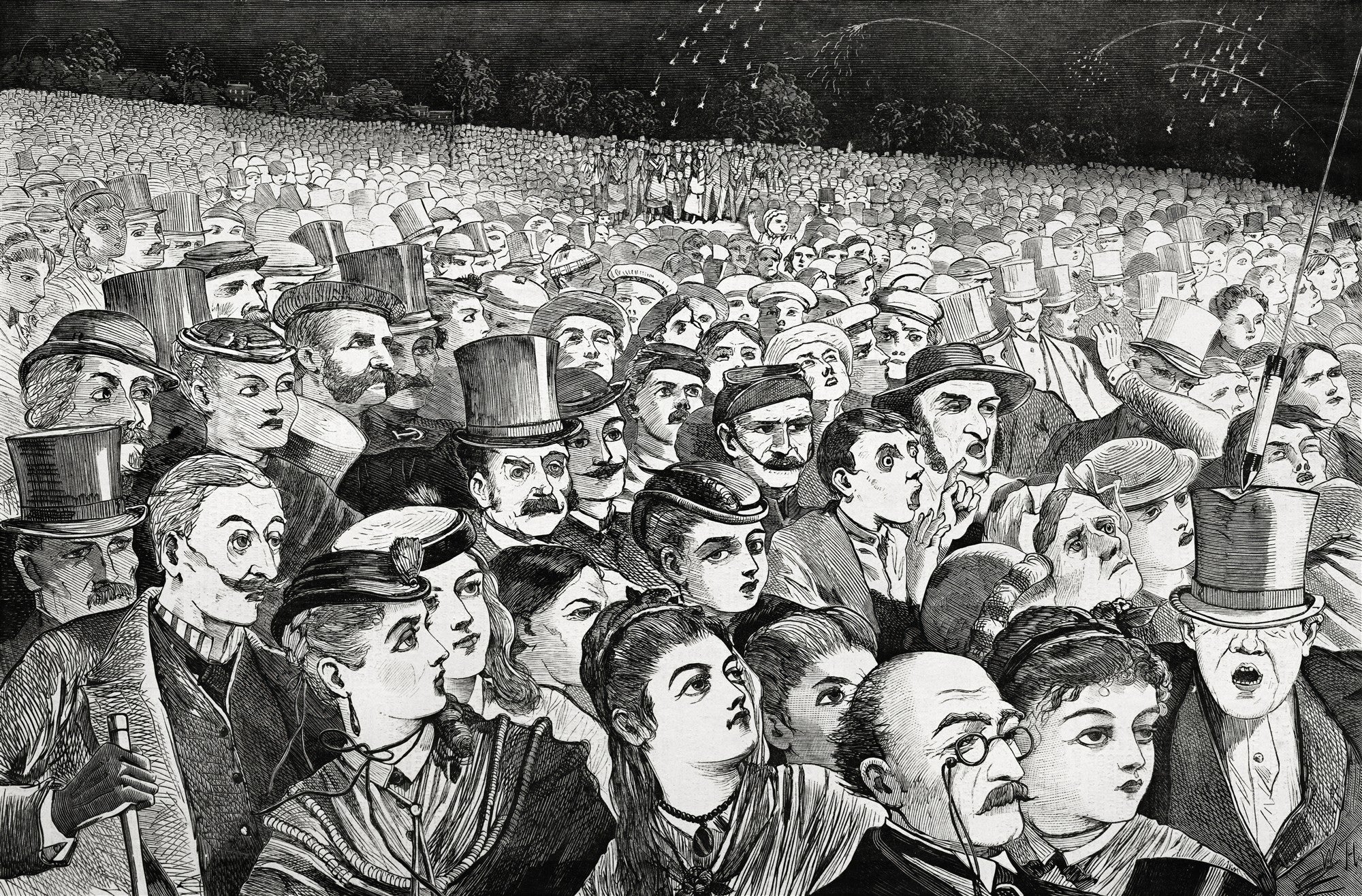 Gravura em preto e branco de Winslow Homer, 'A Multidão', mostrando uma grande aglomeração de pessoas olhando para cima, com expressões de espanto e curiosidade, enquanto fogos de artifício explodem no céu noturno. Homens com cartolas e mulheres com chapéus da moda do século XIX dominam a cena.
