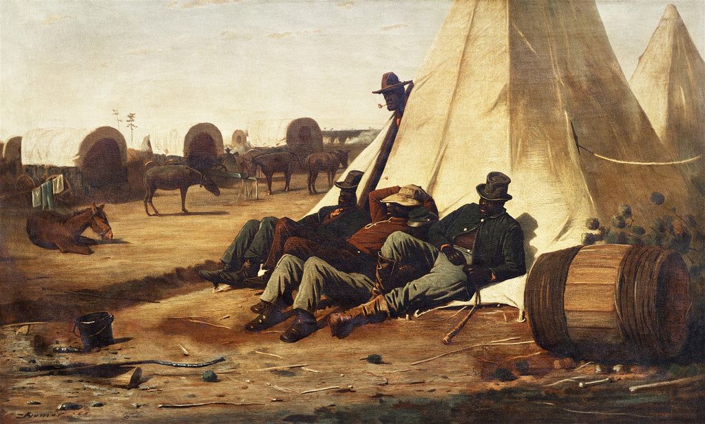 Pintura a óleo de Winslow Homer, 'A Tenda do Acampamento', retratando quatro soldados afro-americanos descansando em frente a uma tenda militar, com carroças e cavalos ao fundo, sob um céu claro.